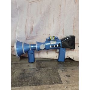 Universal Studios Mattel 2019 fart‎ gun minion toy figure